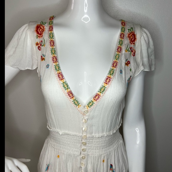 Z&L Flowers and Birds Embroidery Boho Dress - Picture 4 of 10